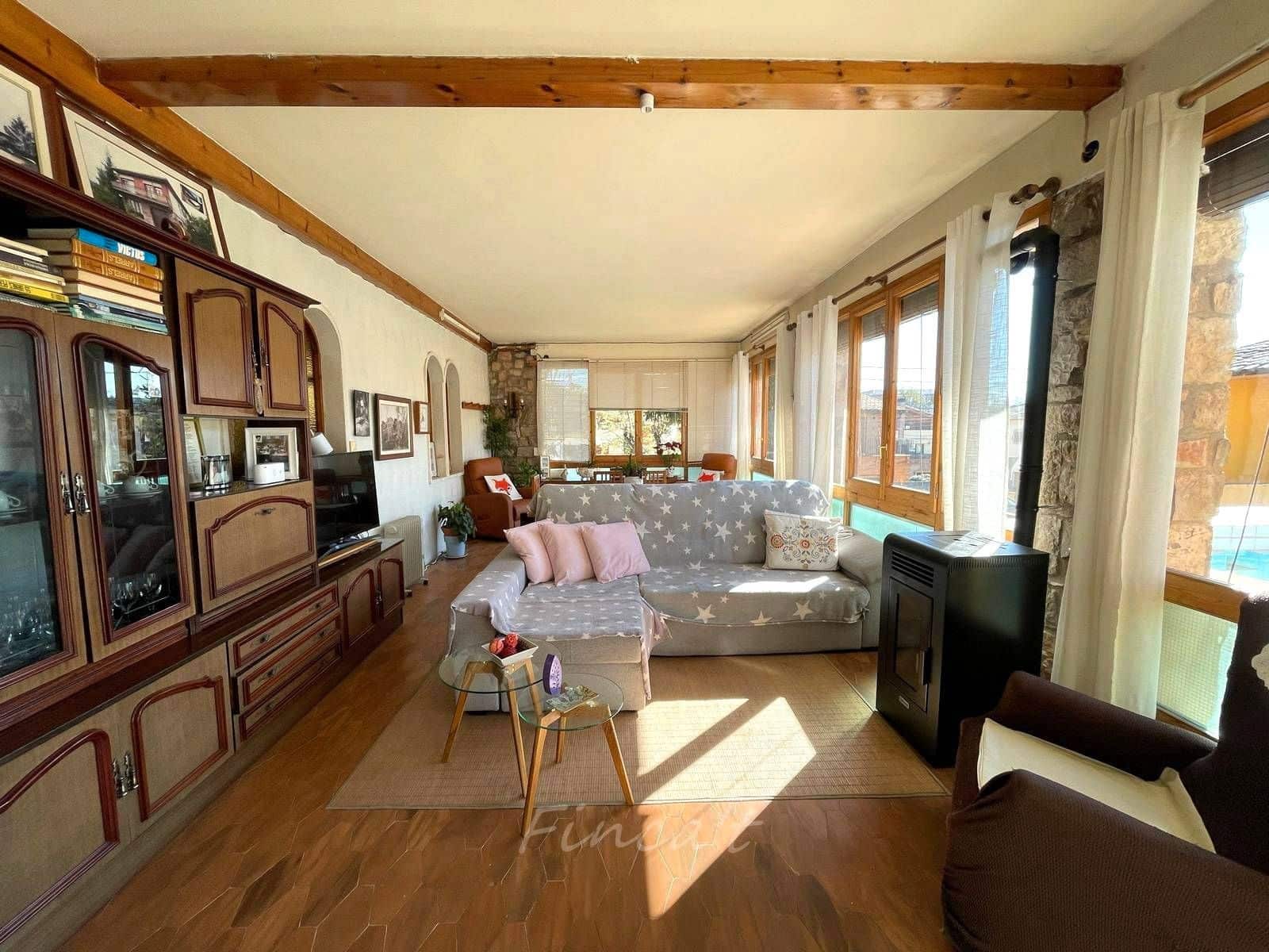 6 bedroom Townhouse for sale in Moia with pool - € 349,000 (Ref: 9420199)