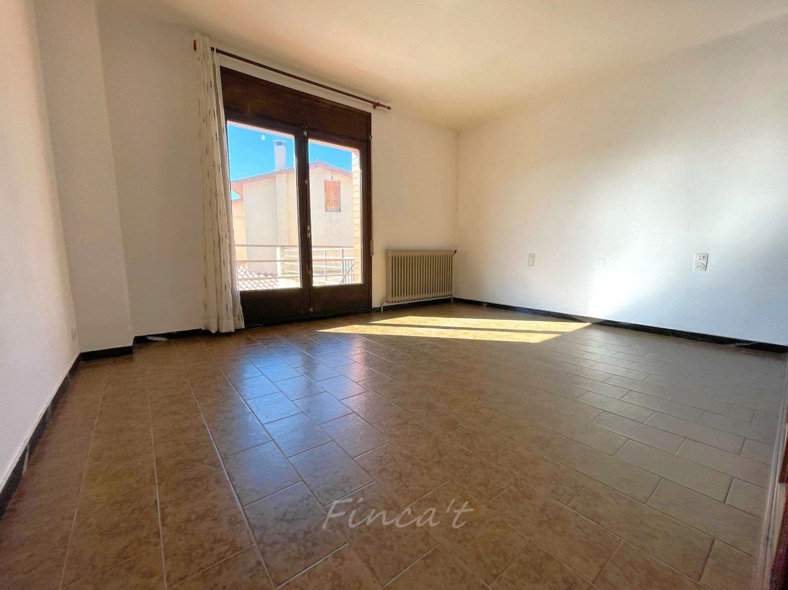 6 bedroom Townhouse for sale in Moia with pool - € 349,000 (Ref: 9420199)