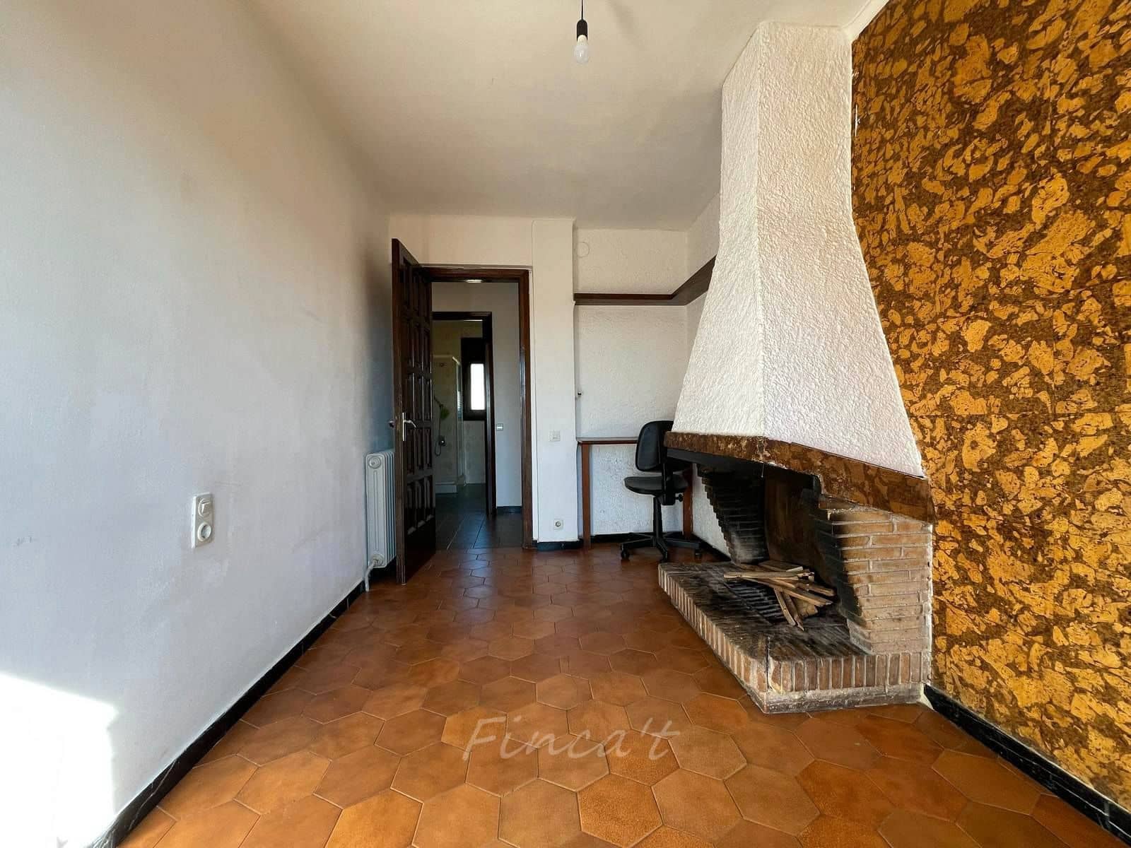 6 bedroom Townhouse for sale in Moia with pool - € 349,000 (Ref: 9420199)