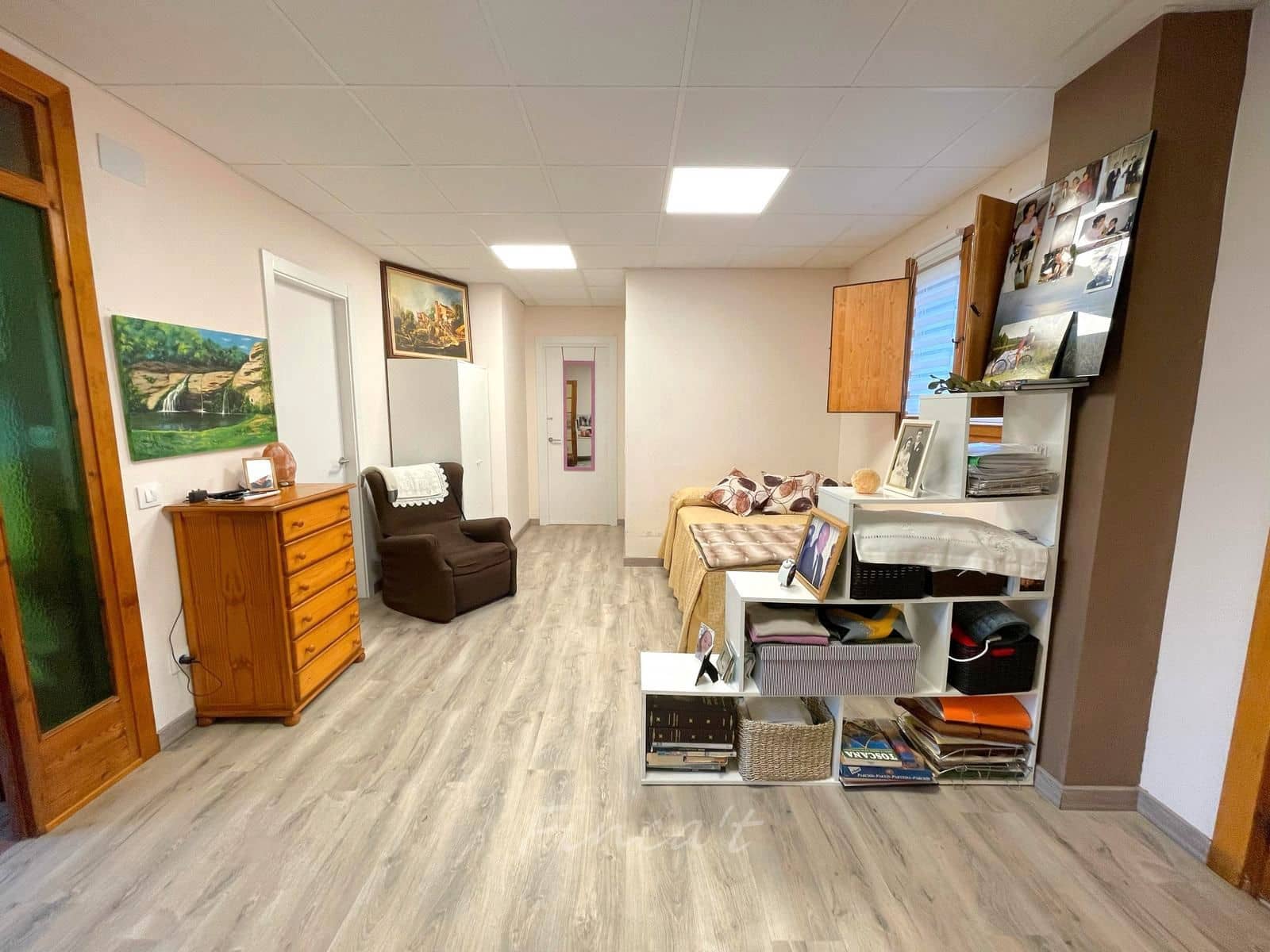 6 bedroom Townhouse for sale in Moia with pool - € 349,000 (Ref: 9420199)