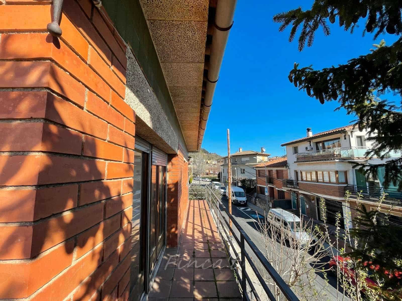 6 bedroom Townhouse for sale in Moia with pool - € 349,000 (Ref: 9420199)