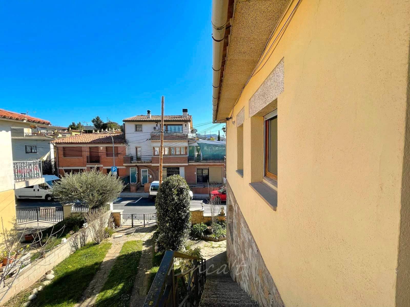 6 bedroom Townhouse for sale in Moia with pool - € 349,000 (Ref: 9420199)