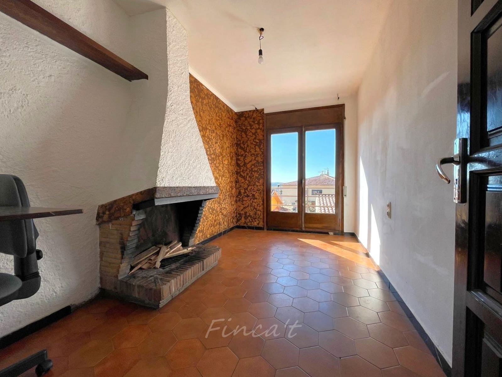 6 bedroom Townhouse for sale in Moia with pool - € 349,000 (Ref: 9420199)