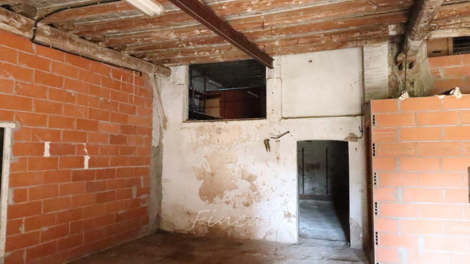 Commercial for sale in Moia - € 590,000 (Ref: 9420200)