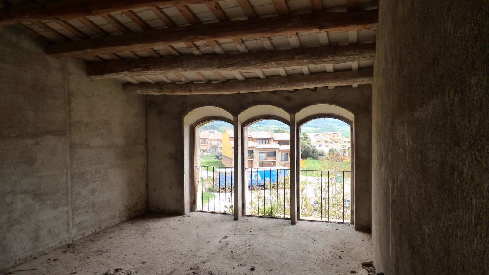 Townhouse for sale in Moia - € 150,000 (Ref: 9420201)