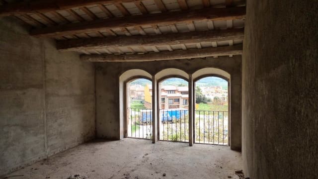Townhouse for sale in Moià - € 150,000 (Ref: 9420201)