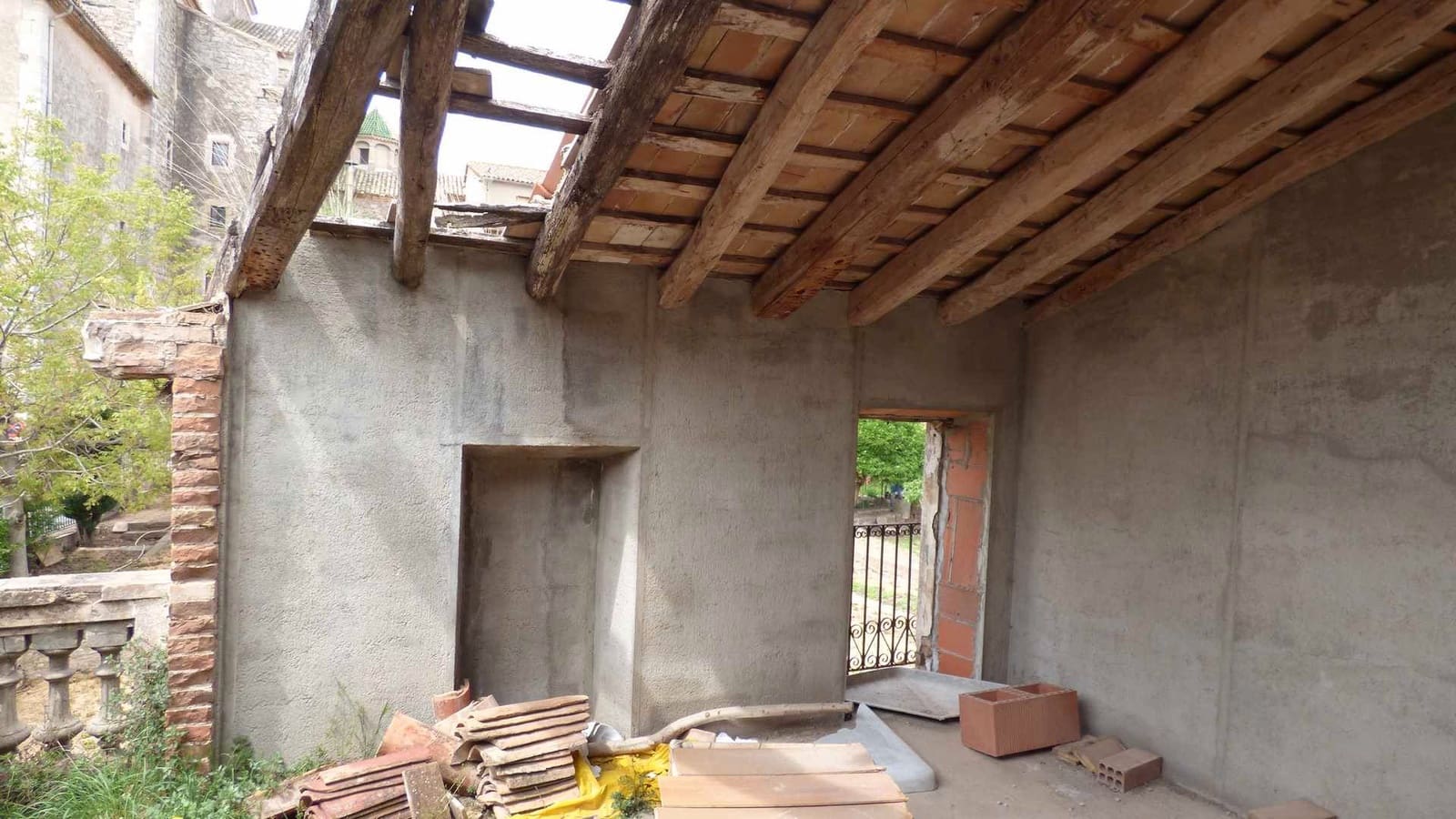 Townhouse for sale in Moia - € 150,000 (Ref: 9420201)