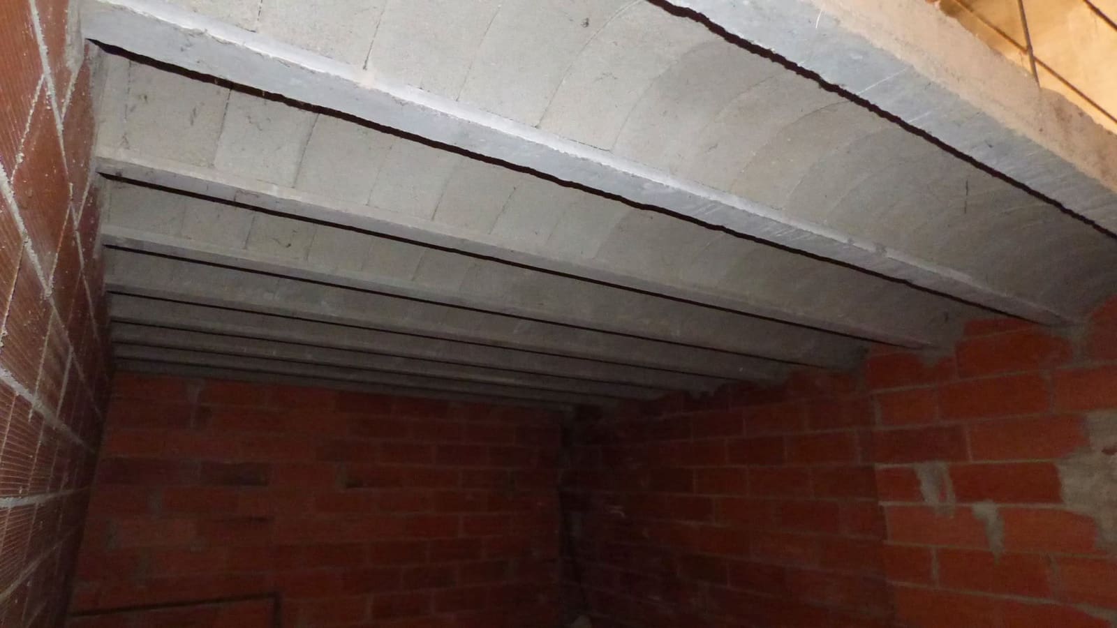 Townhouse for sale in Moia - € 150,000 (Ref: 9420201)