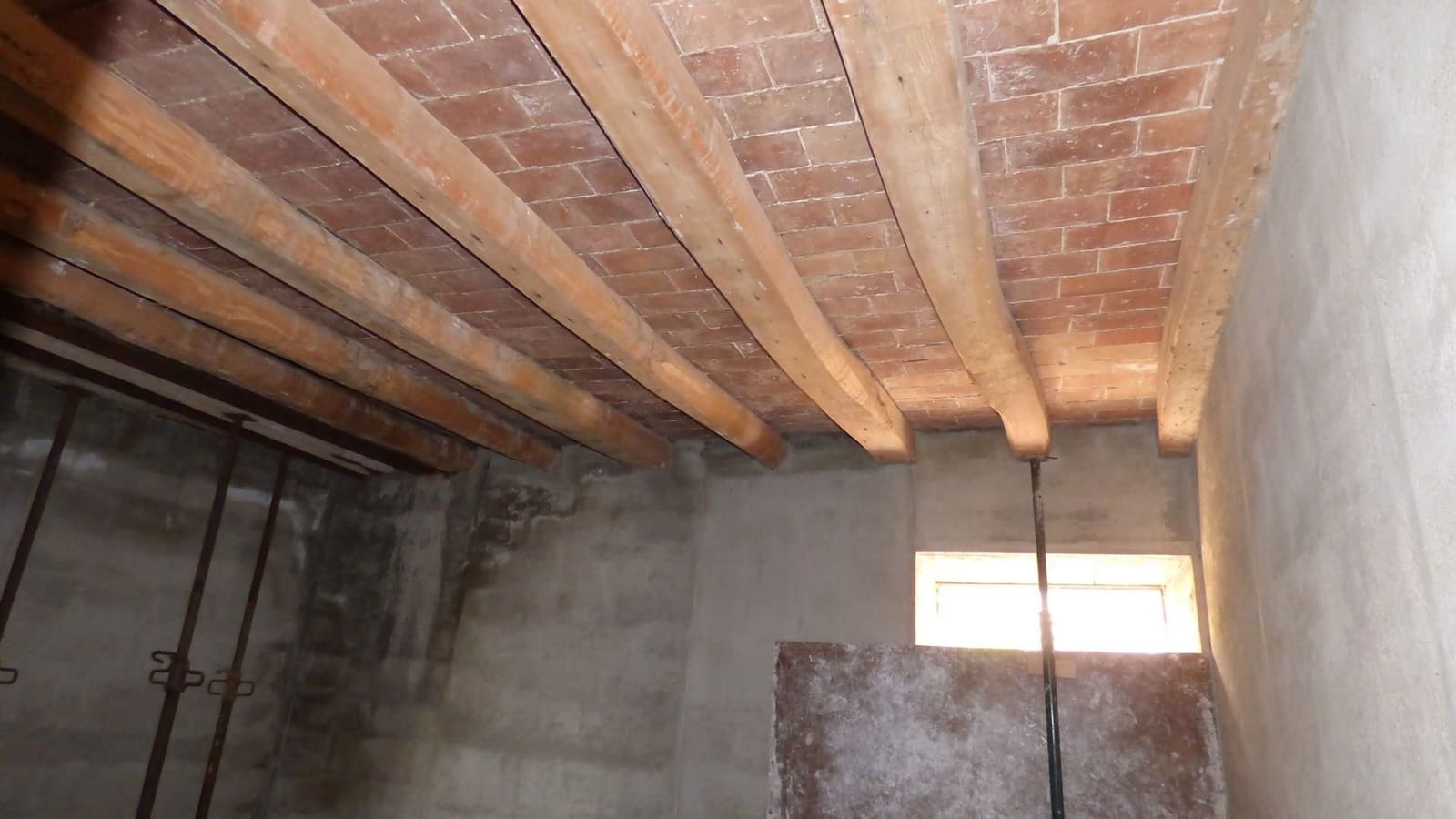 Townhouse for sale in Moia - € 150,000 (Ref: 9420201)