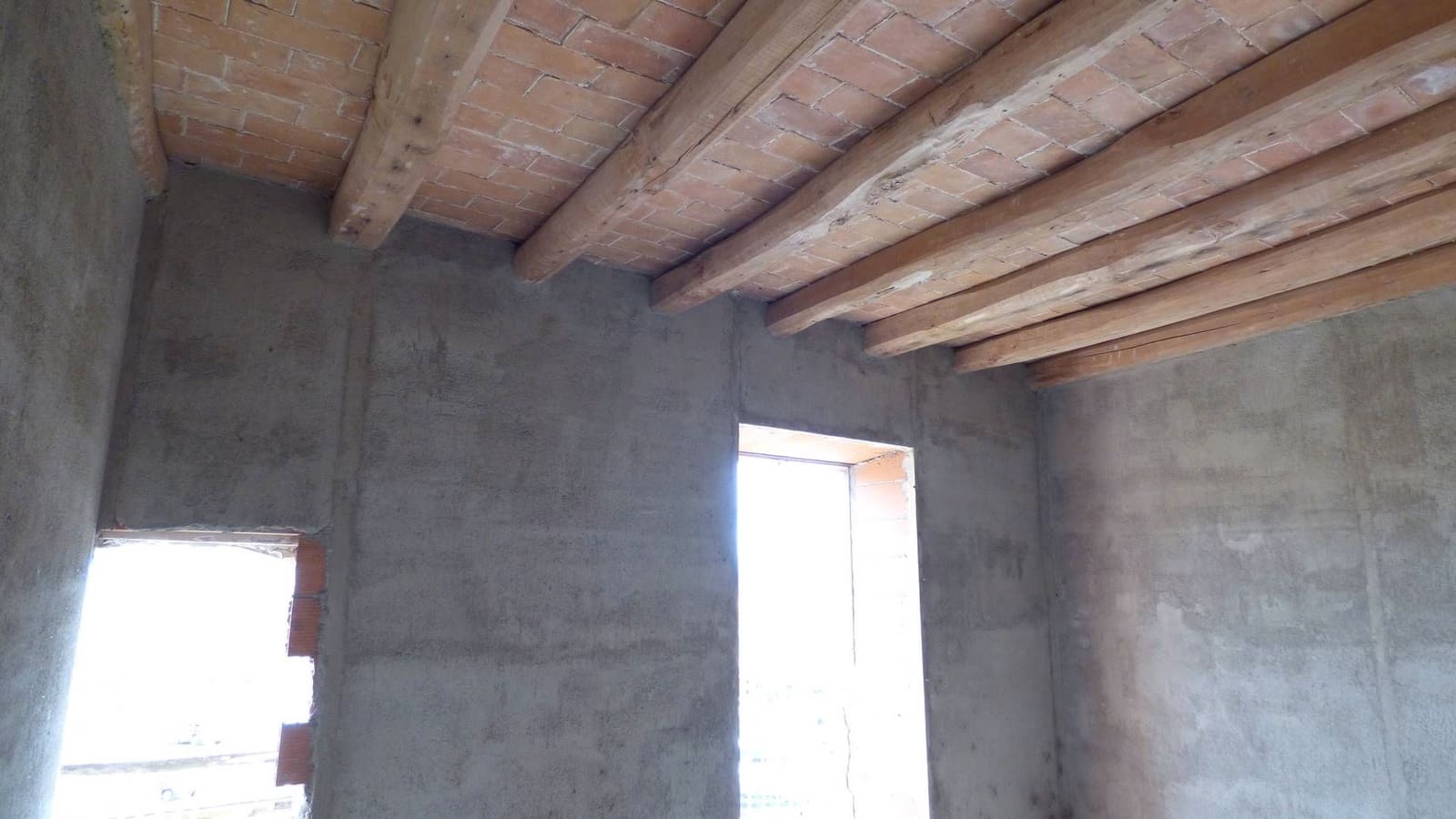 Townhouse for sale in Moia - € 150,000 (Ref: 9420201)