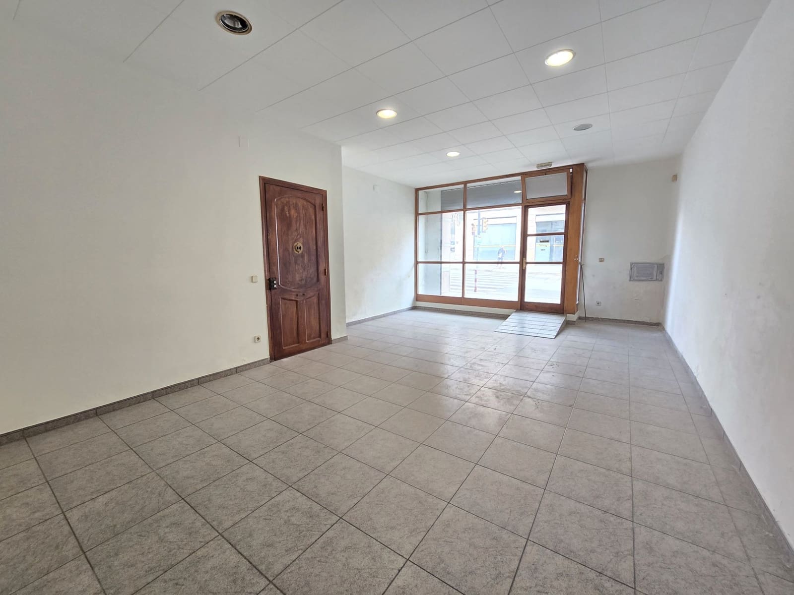 Komercyjne do wynajęcia w Moia - 550 € (Ref: 9420203)