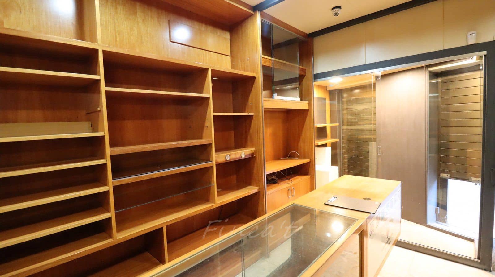 Local Commercial à louer à Moia - 450 € (Ref: 9431842)