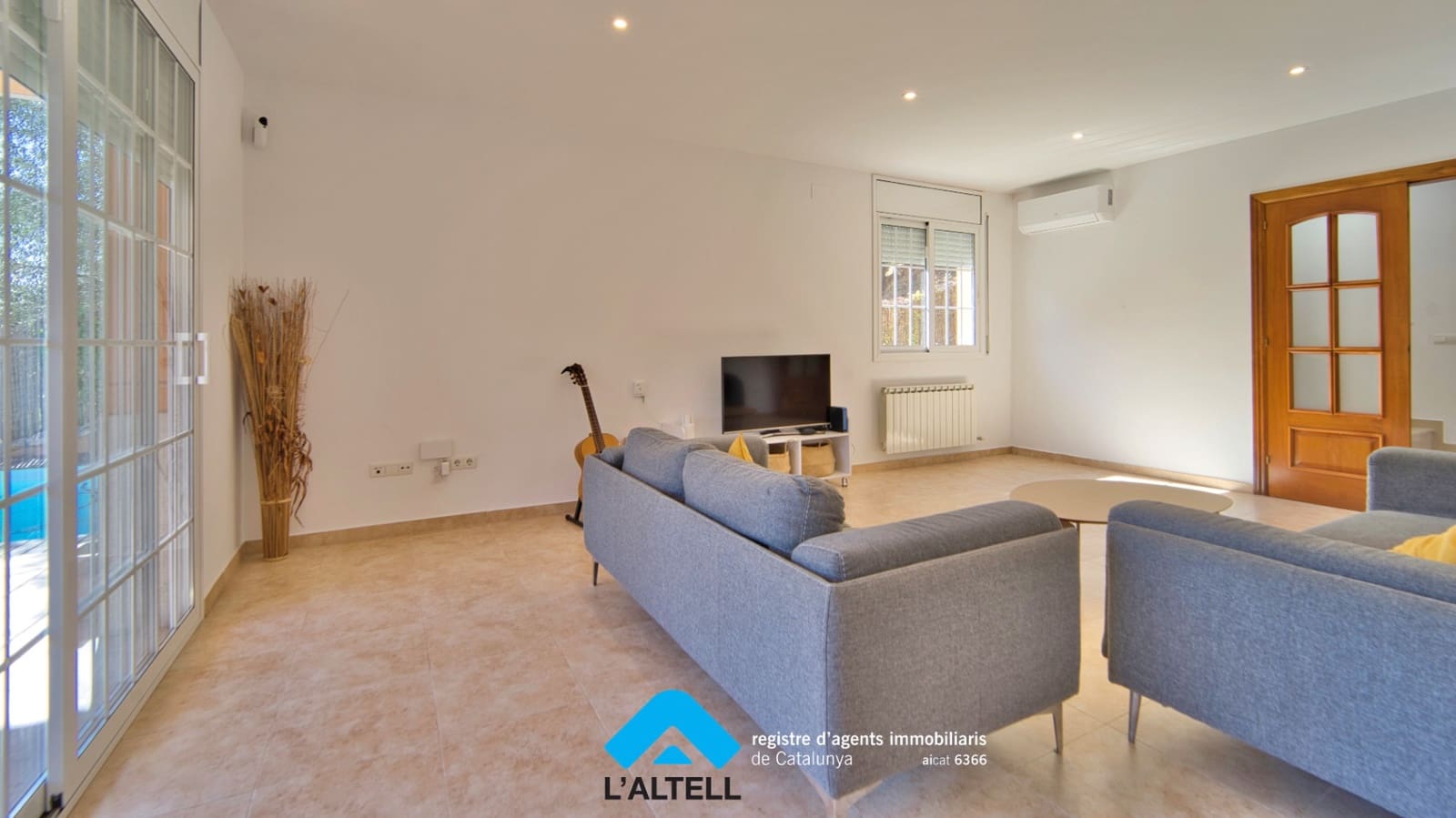 4 soverom Villa til salgs i L'Ametlla del Valles med svømmebasseng garasje - € 459 000 (Ref: 10077264)