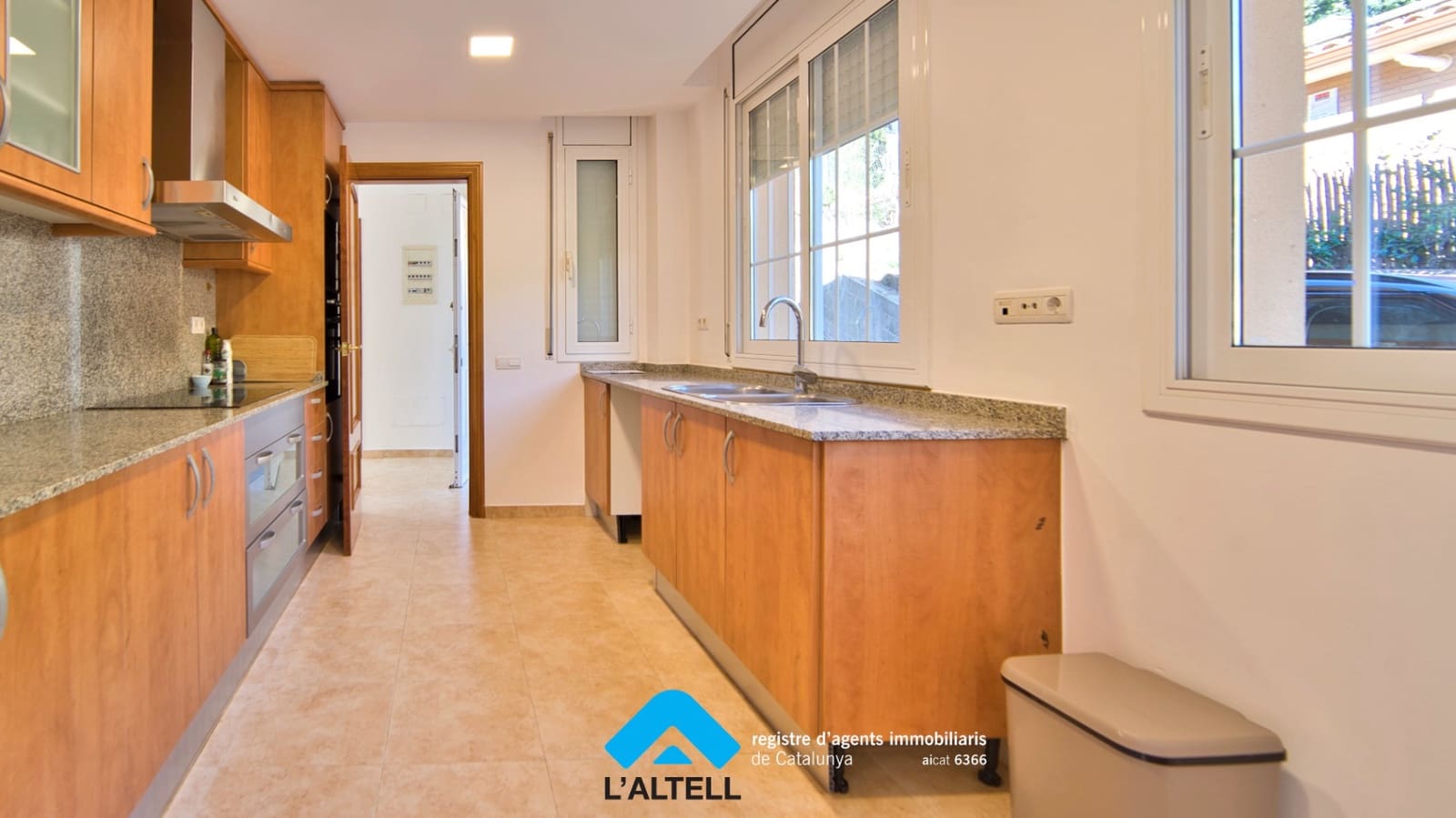 4 soverom Villa til salgs i L'Ametlla del Valles med svømmebasseng garasje - € 459 000 (Ref: 10077264)
