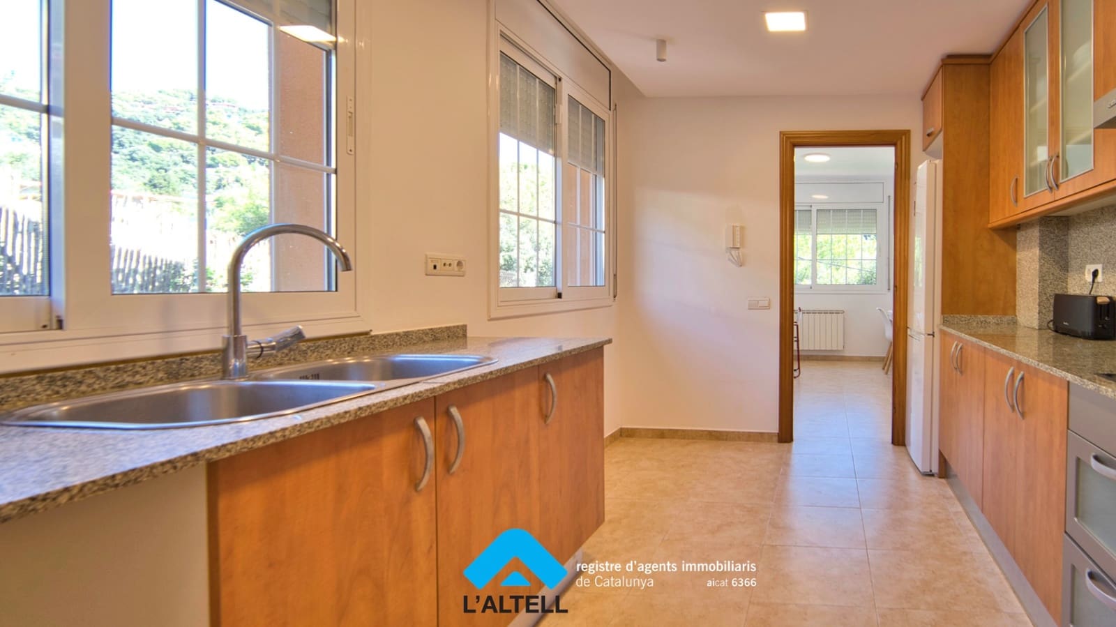 4 soverom Villa til salgs i L'Ametlla del Valles med svømmebasseng garasje - € 459 000 (Ref: 10077264)