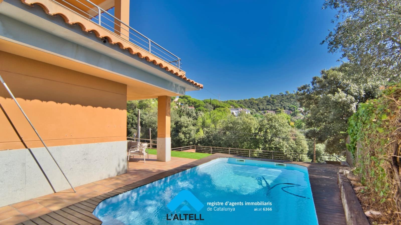 4 soverom Villa til salgs i L'Ametlla del Valles med svømmebasseng garasje - € 459 000 (Ref: 10077264)