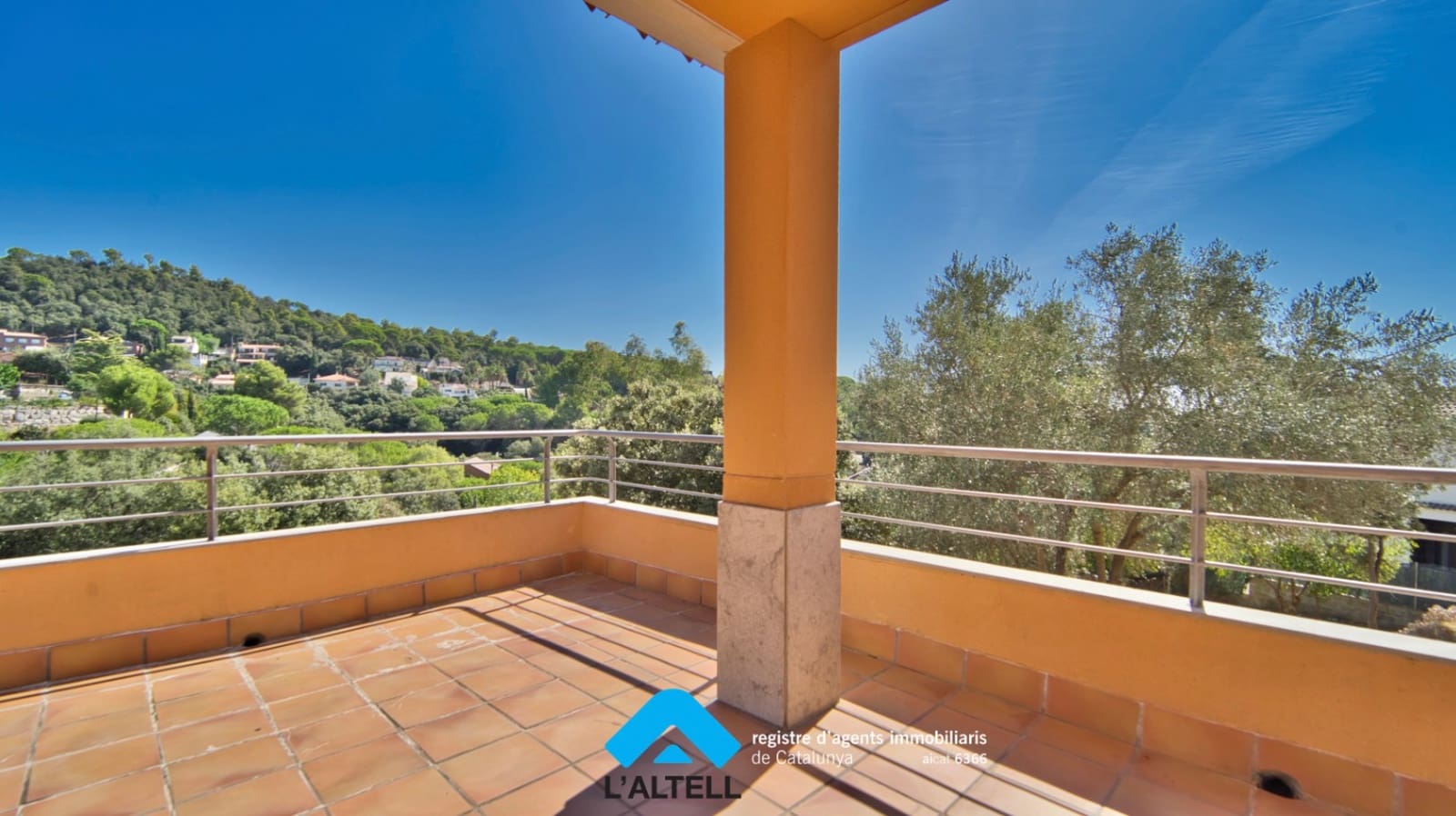 4 soverom Villa til salgs i L'Ametlla del Valles med svømmebasseng garasje - € 459 000 (Ref: 10077264)