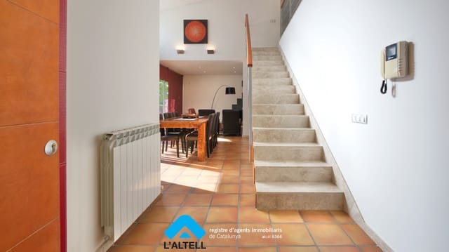 4 soverom Villa til salgs i L'Ametlla del Vallès med garasje - € 495 000 (Ref: 10077265)