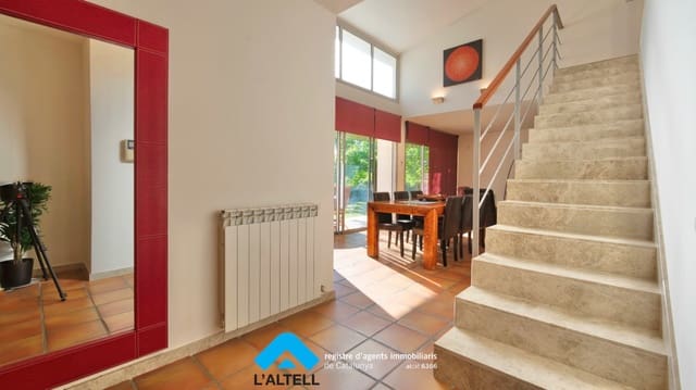 4 soverom Villa til salgs i L'Ametlla del Vallès med garasje - € 495 000 (Ref: 10077265)