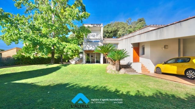 4 soverom Villa til salgs i L'Ametlla del Vallès med garasje - € 495 000 (Ref: 10077265)