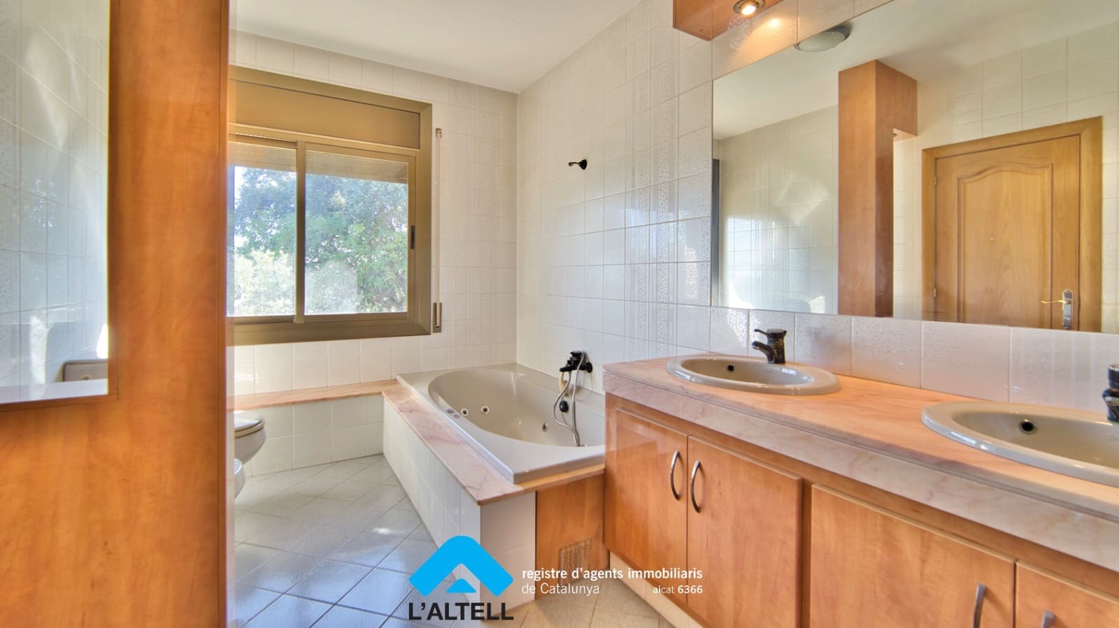 7 quarto Moradia para venda em L'Ametlla del Valles com piscina garagem - 950 000 € (Ref: 10118434)