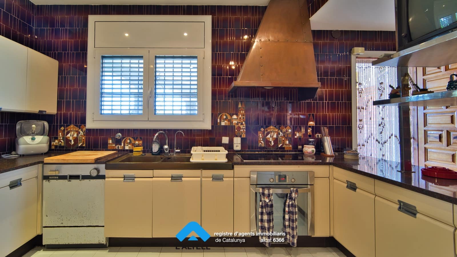 6 soveværelse Villa til salg i L'Ametlla del Valles med swimmingpool garage - € 1.200.000 (Ref: 9219043)