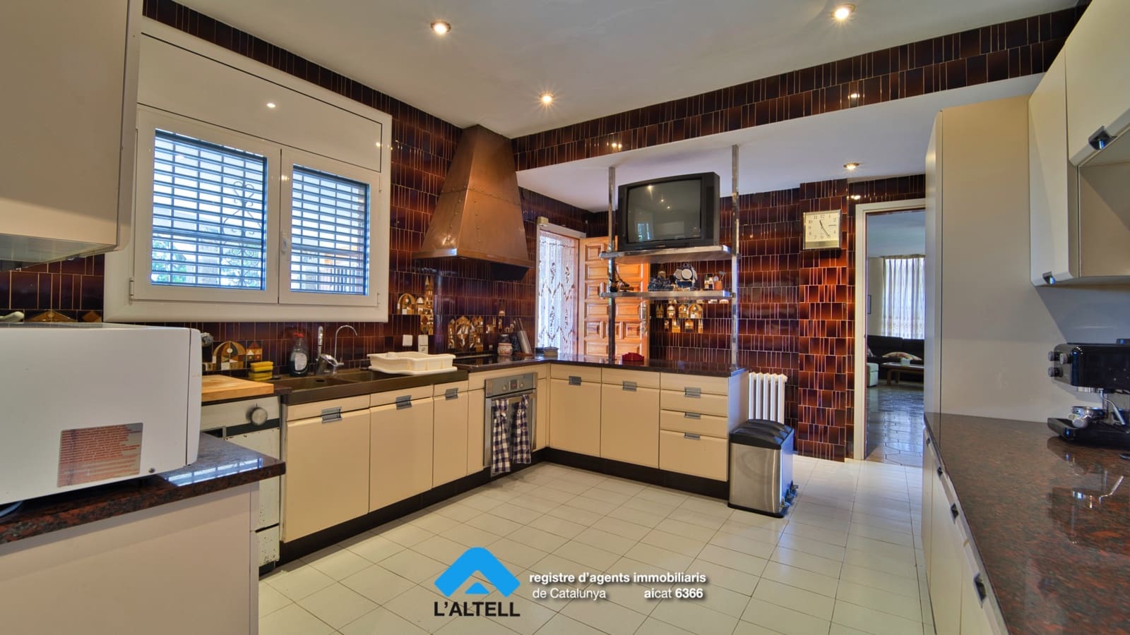 6 soveværelse Villa til salg i L'Ametlla del Valles med swimmingpool garage - € 1.200.000 (Ref: 9219043)