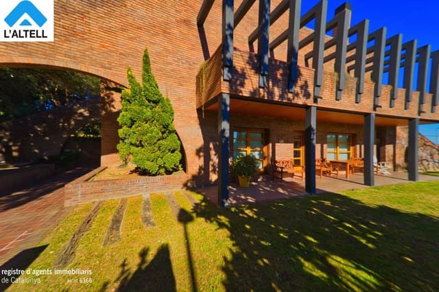 4 Zimmer Villa zu verkaufen in L'Ametlla del Vallès mit Pool Garage - 1.047.000 € (Ref: 9219045)