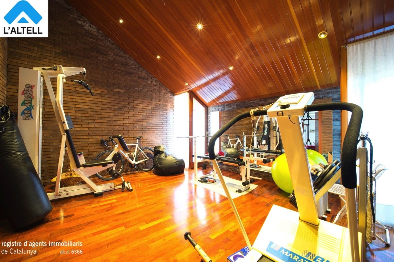 4 Zimmer Villa zu verkaufen in L'Ametlla del Valles mit Pool Garage - 1.047.000 € (Ref: 9219045)