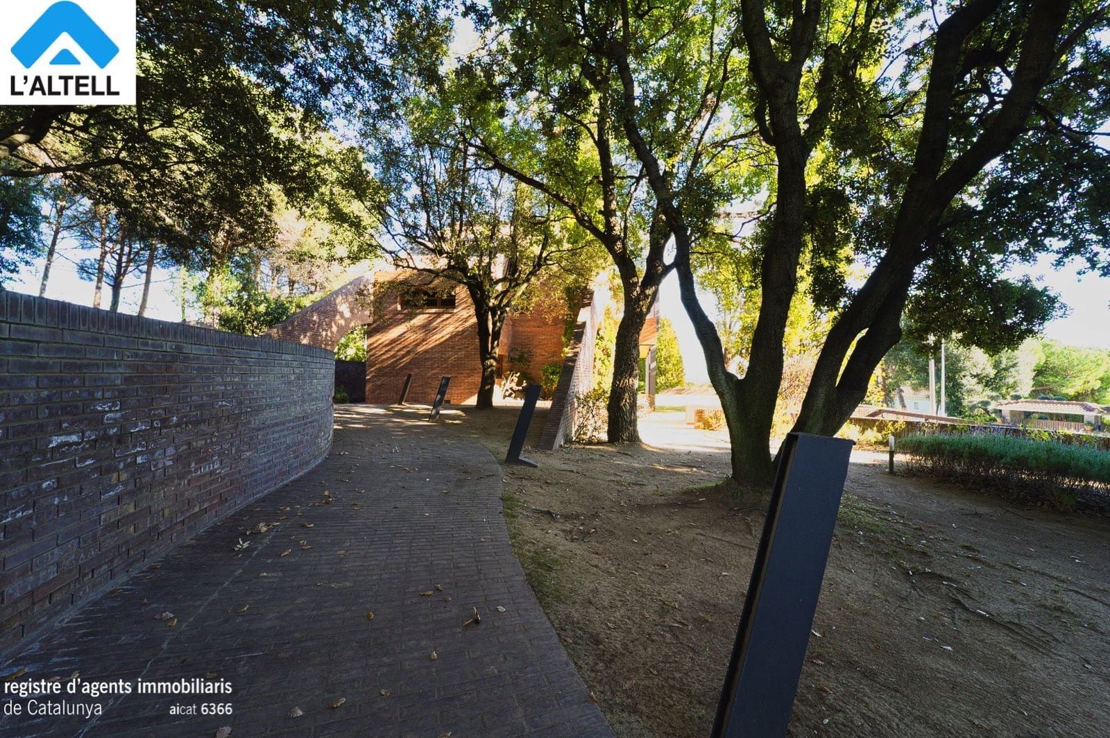 4 Zimmer Villa zu verkaufen in L'Ametlla del Valles mit Pool Garage - 1.047.000 € (Ref: 9219045)