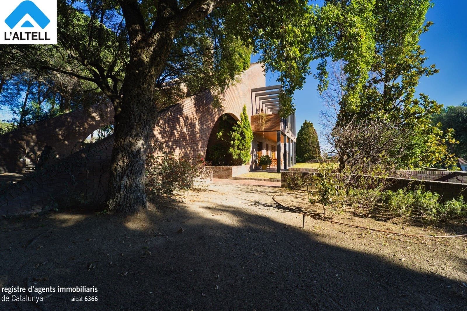 4 Zimmer Villa zu verkaufen in L'Ametlla del Valles mit Pool Garage - 1.047.000 € (Ref: 9219045)