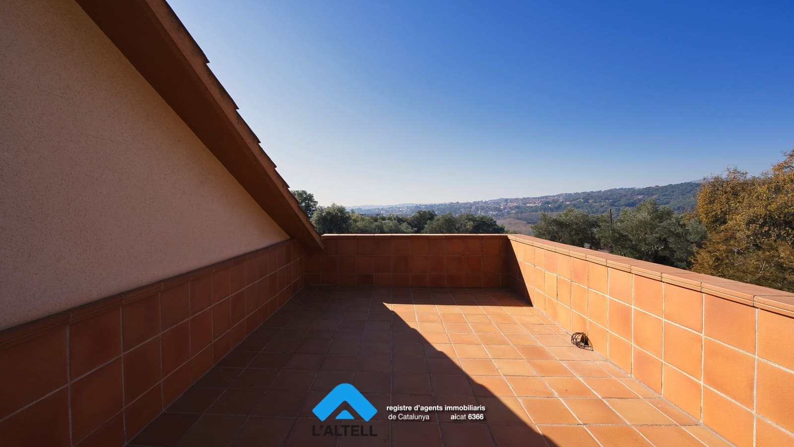 5 soveværelse Villa til salg i L'Ametlla del Valles med swimmingpool garage - € 875.000 (Ref: 9219047)