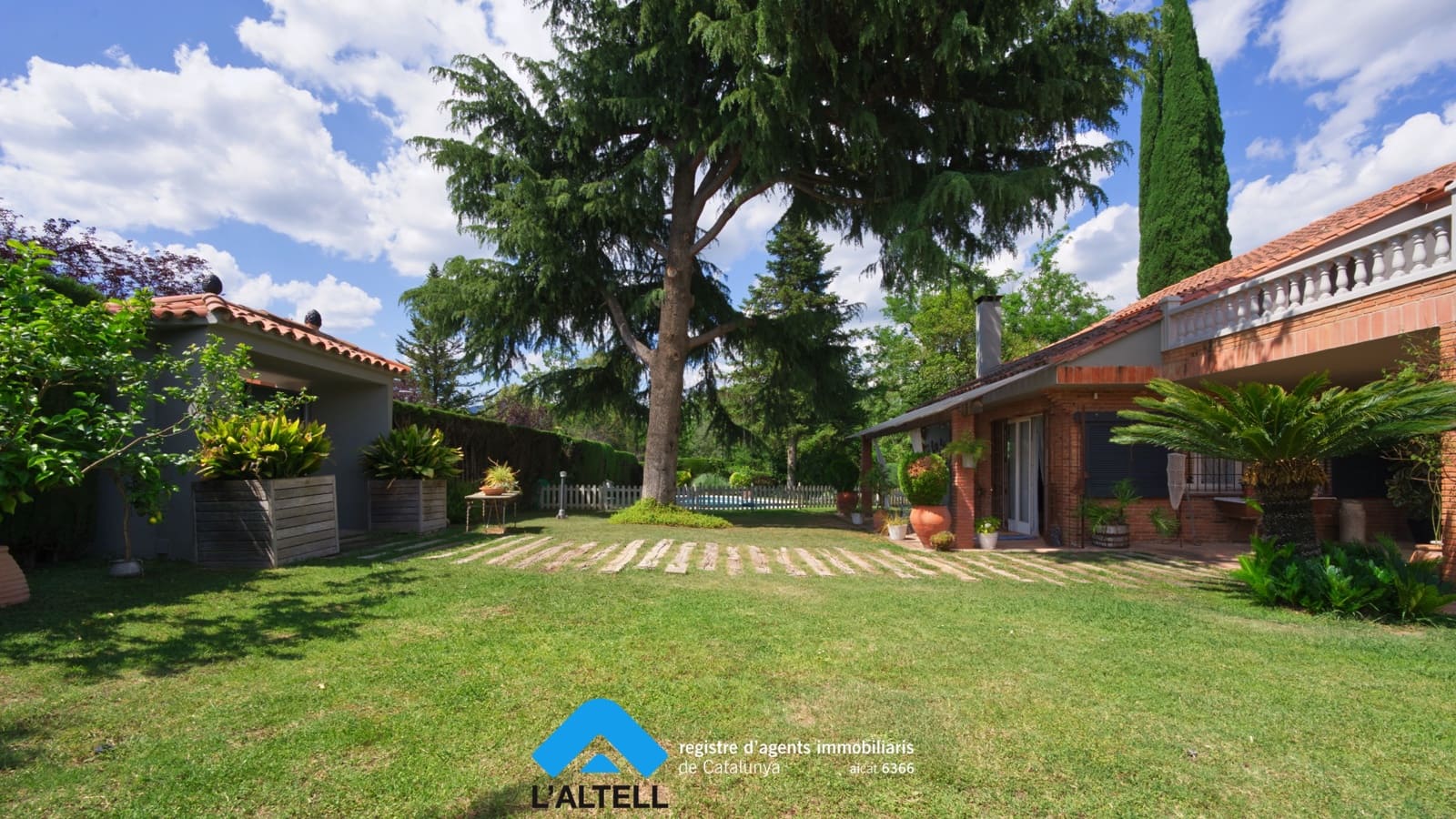 5 soveværelse Villa til salg i L'Ametlla del Valles med swimmingpool garage - € 910.000 (Ref: 9219048)