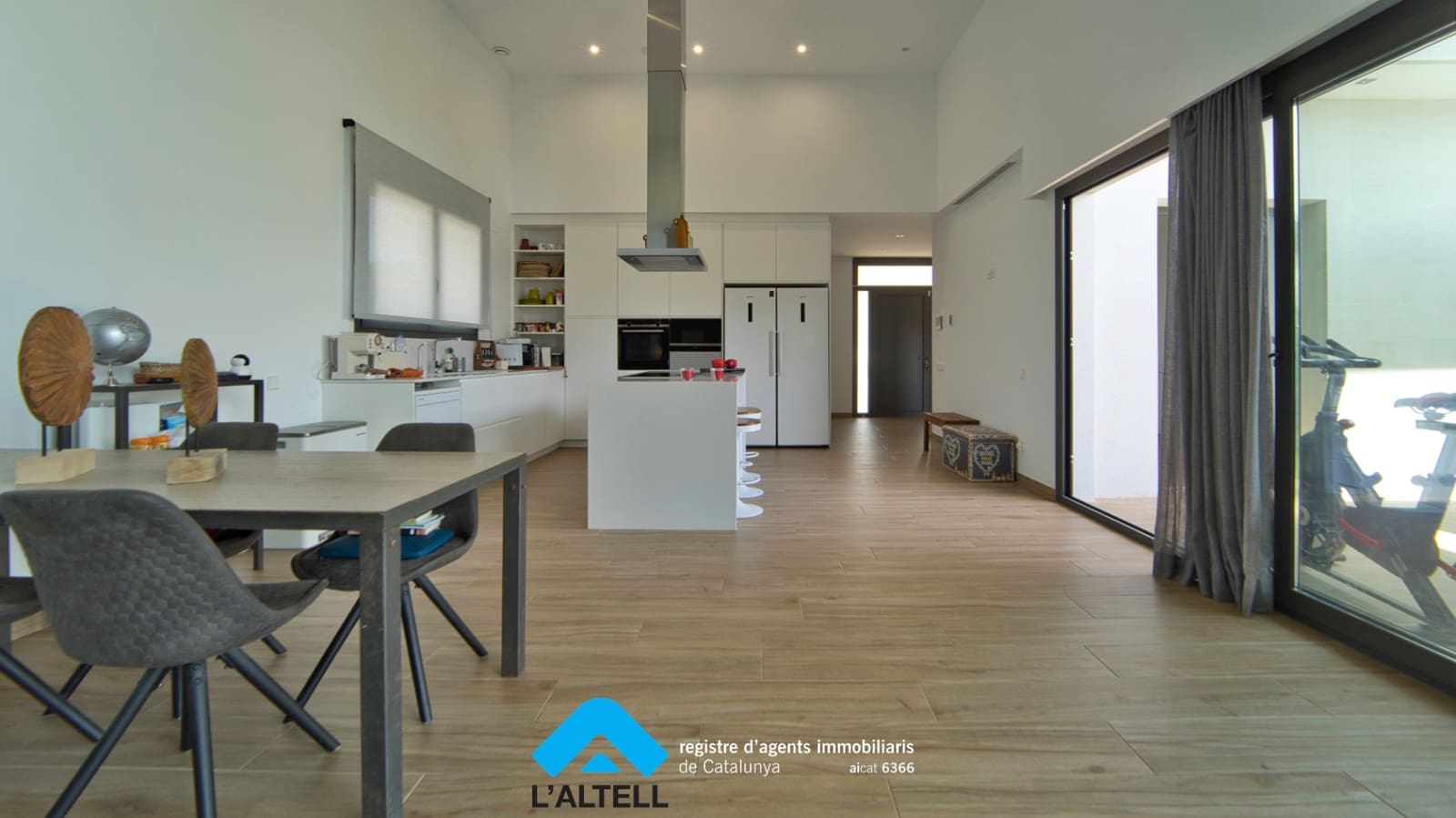 4 soveværelse Villa til salg i L'Ametlla del Valles med swimmingpool garage - € 898.000 (Ref: 9219049)