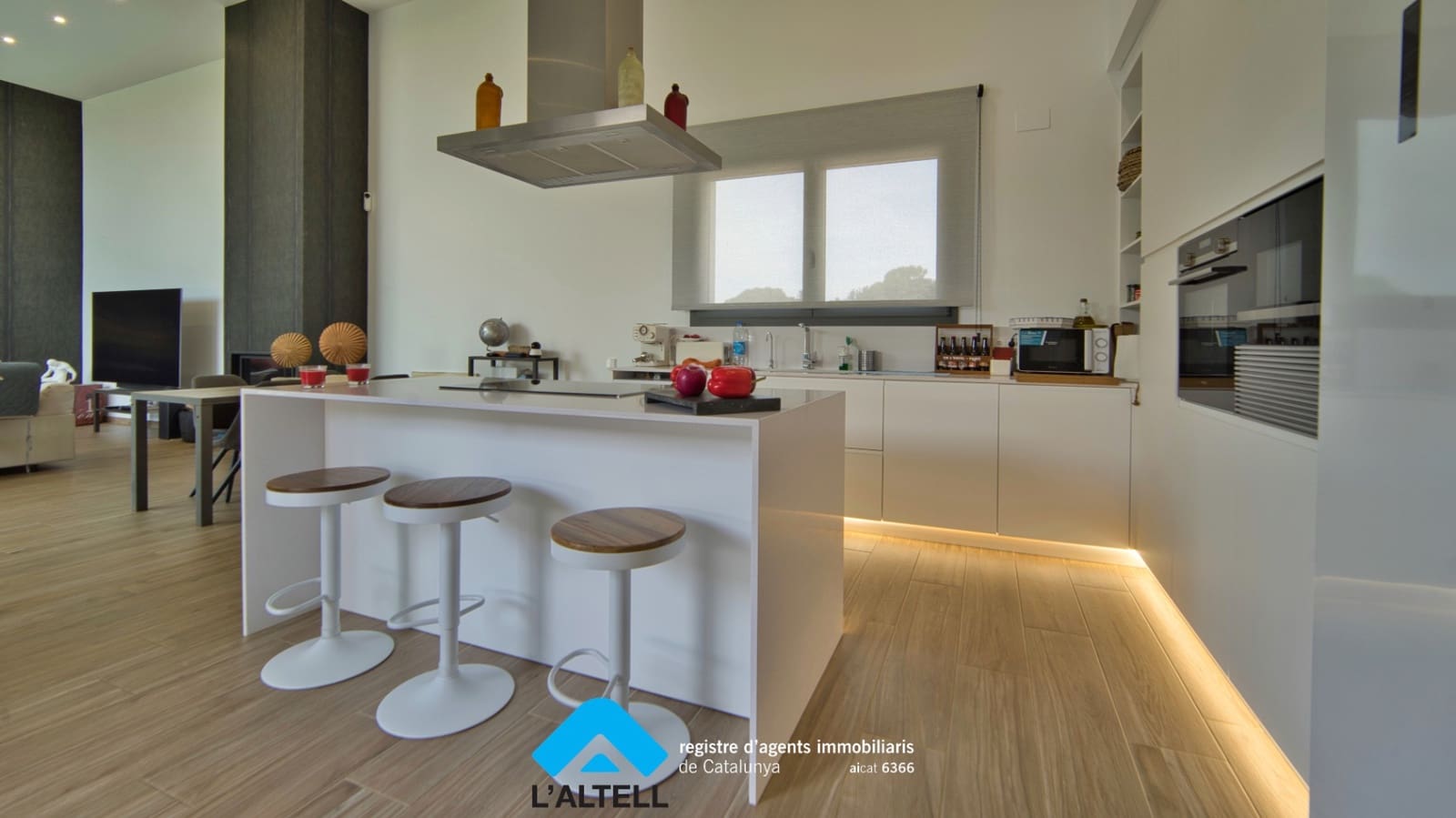 4 soveværelse Villa til salg i L'Ametlla del Valles med swimmingpool garage - € 898.000 (Ref: 9219049)