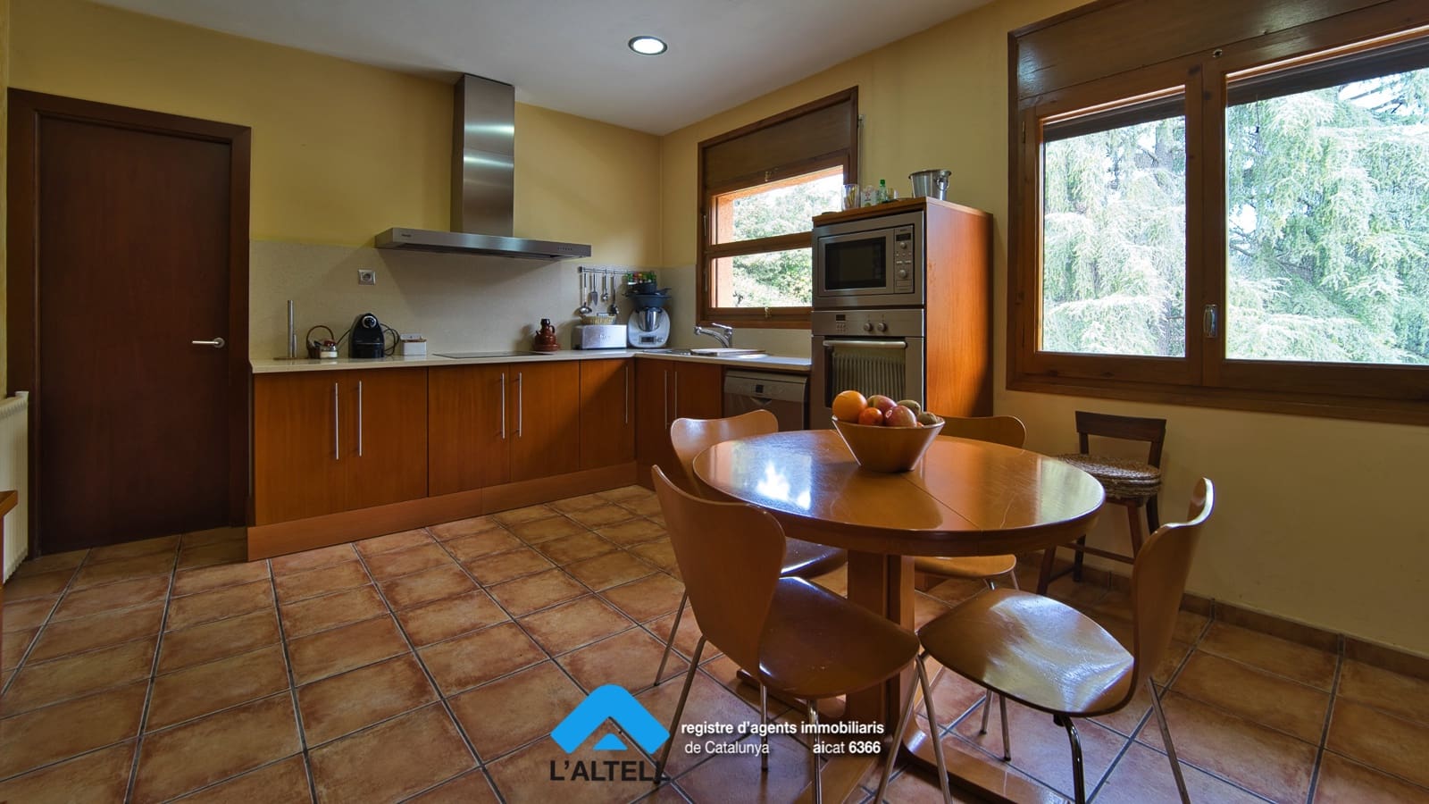 4 soveværelse Villa til salg i L'Ametlla del Valles med swimmingpool garage - € 875.000 (Ref: 9219050)