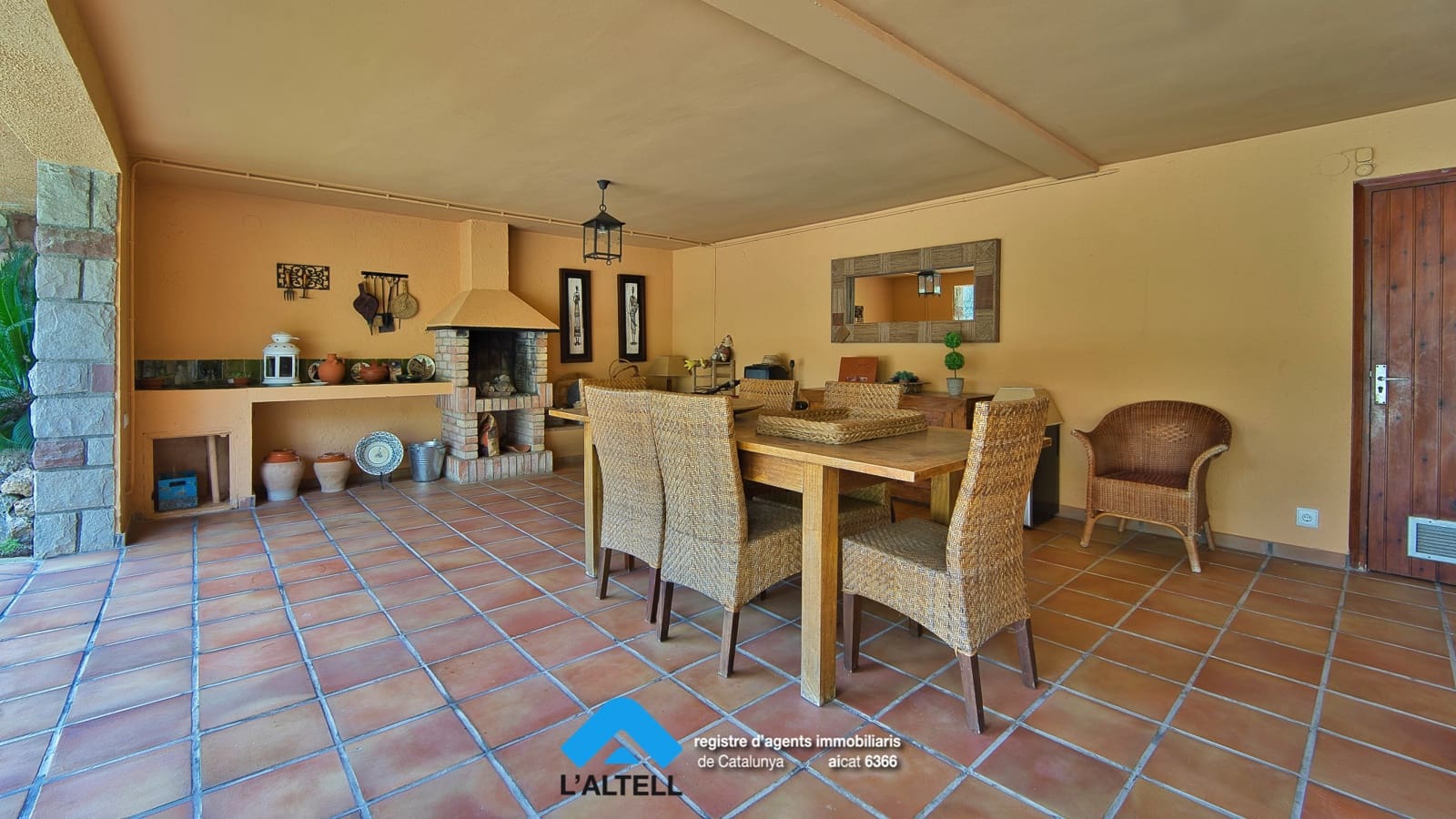 4 soveværelse Villa til salg i L'Ametlla del Valles med swimmingpool garage - € 875.000 (Ref: 9219050)