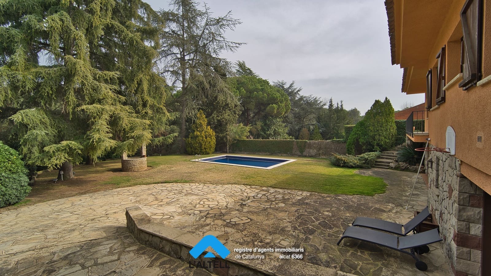 4 soveværelse Villa til salg i L'Ametlla del Valles med swimmingpool garage - € 875.000 (Ref: 9219050)