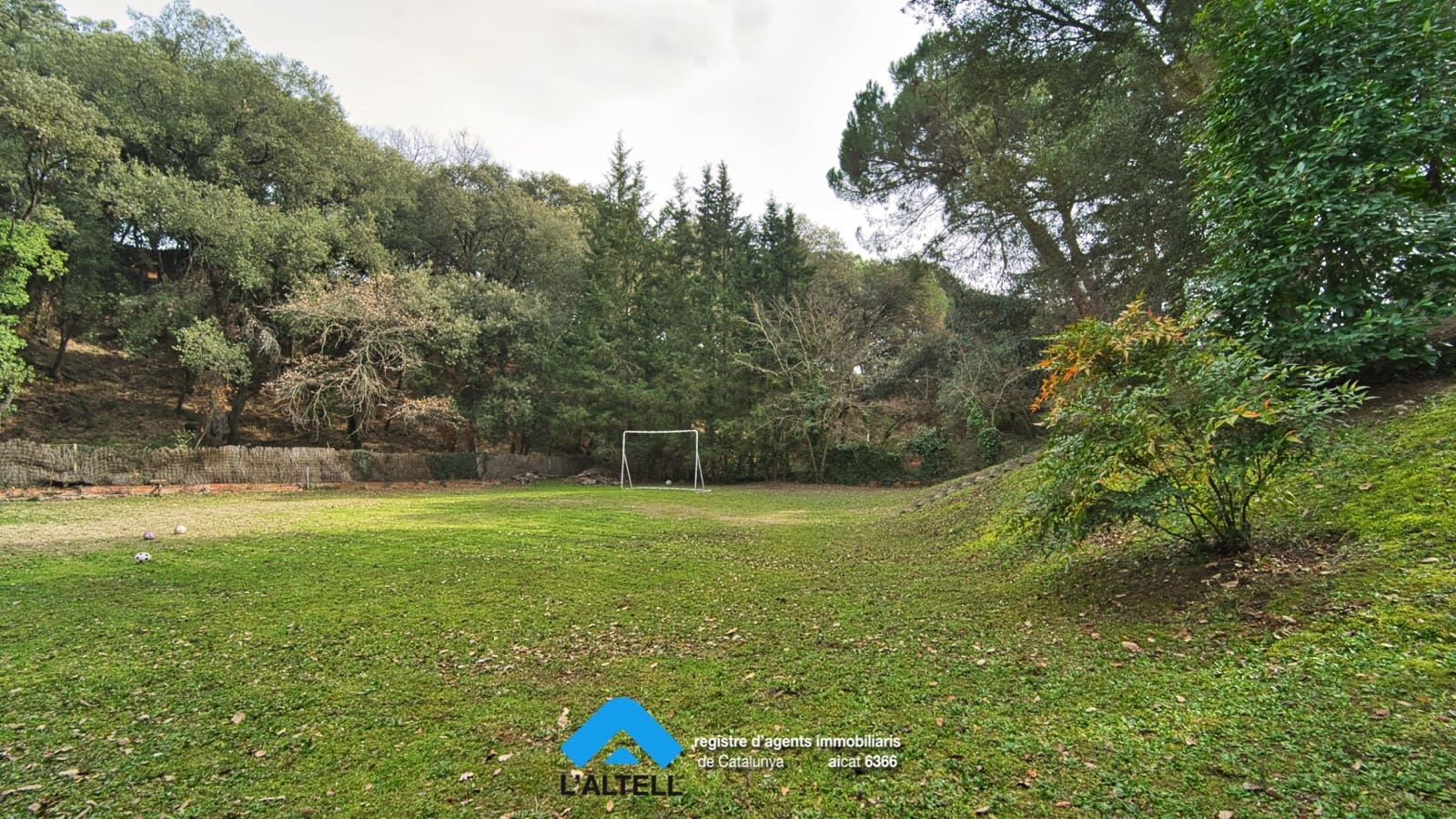 4 soveværelse Villa til salg i L'Ametlla del Valles med swimmingpool garage - € 875.000 (Ref: 9219050)