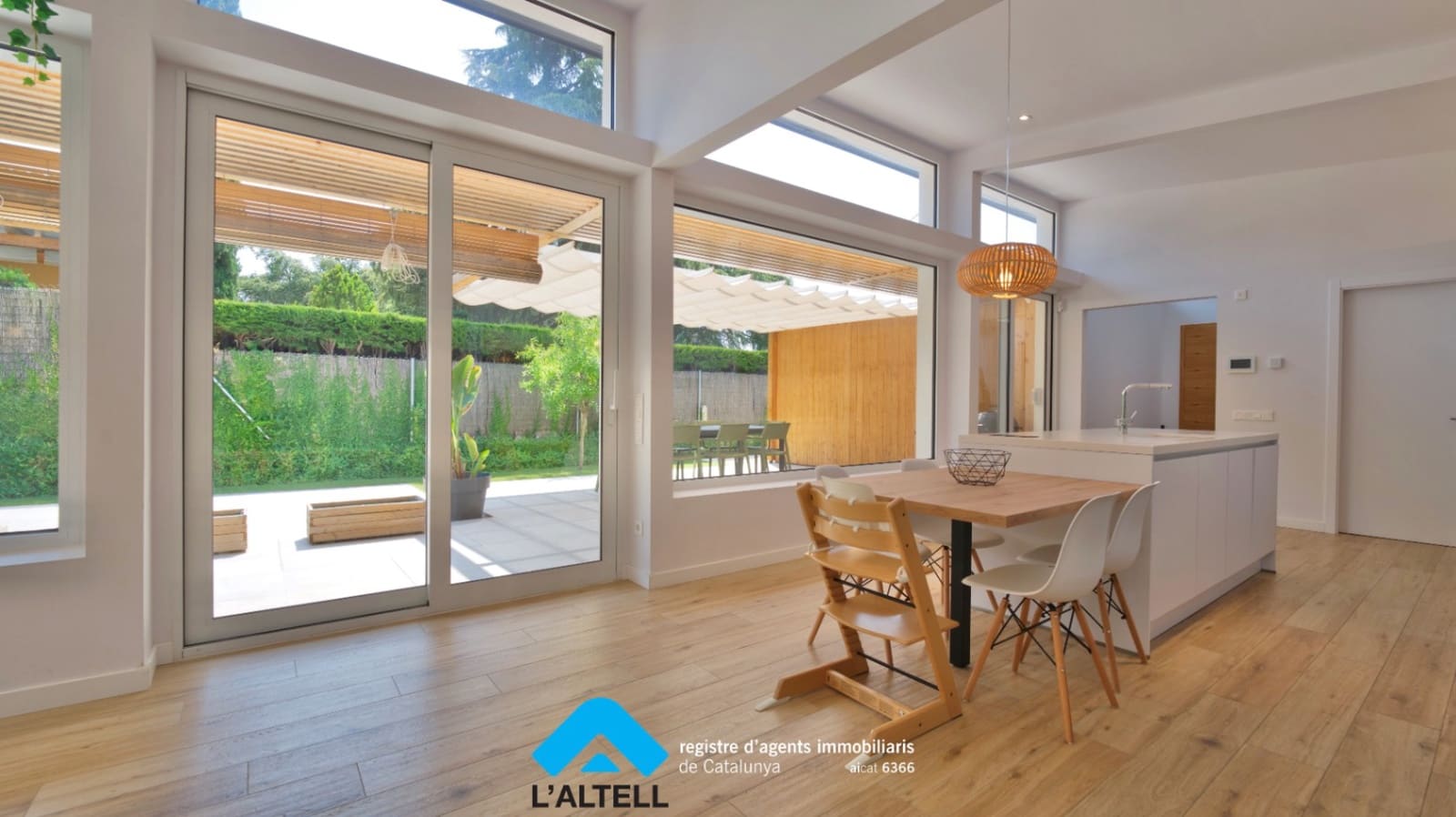 4 soveværelse Villa til salg i L'Ametlla del Valles med swimmingpool garage - € 770.000 (Ref: 9219053)