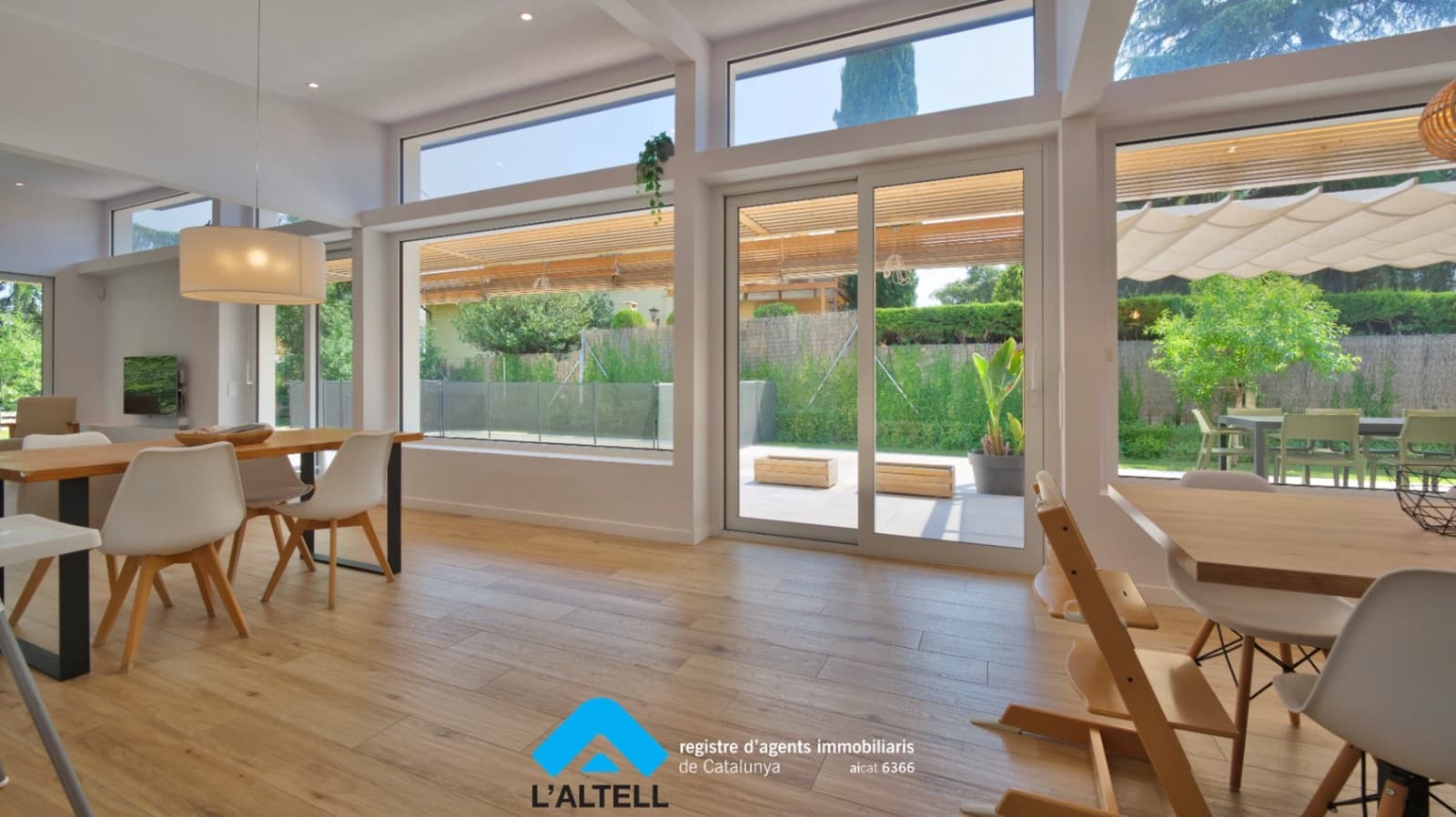 4 soveværelse Villa til salg i L'Ametlla del Valles med swimmingpool garage - € 770.000 (Ref: 9219053)