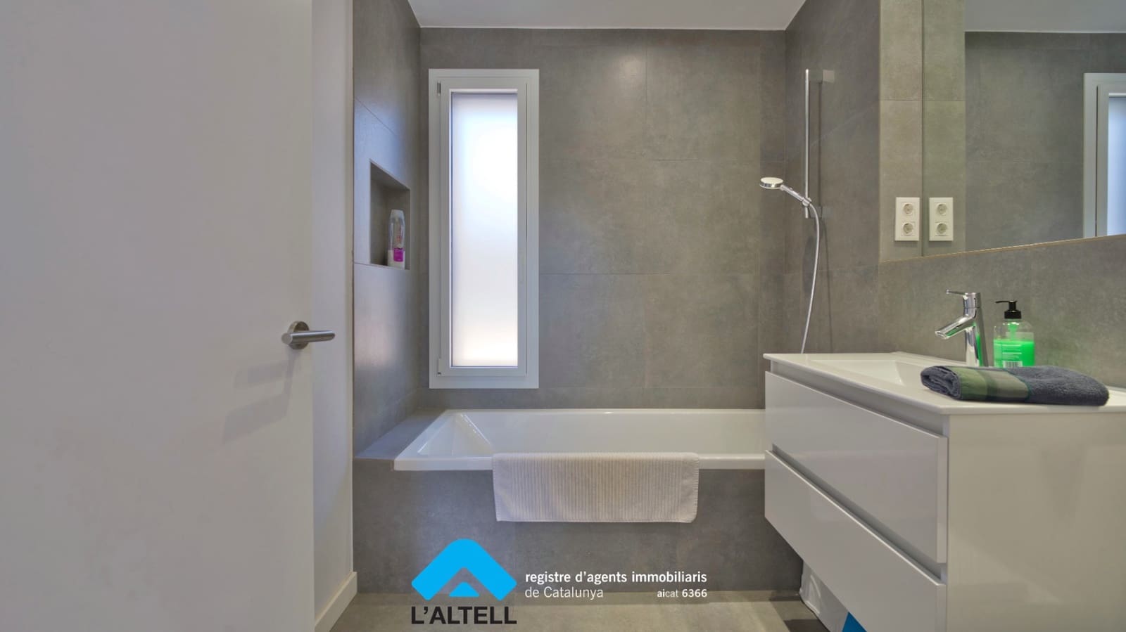 4 soveværelse Villa til salg i L'Ametlla del Valles med swimmingpool garage - € 770.000 (Ref: 9219053)