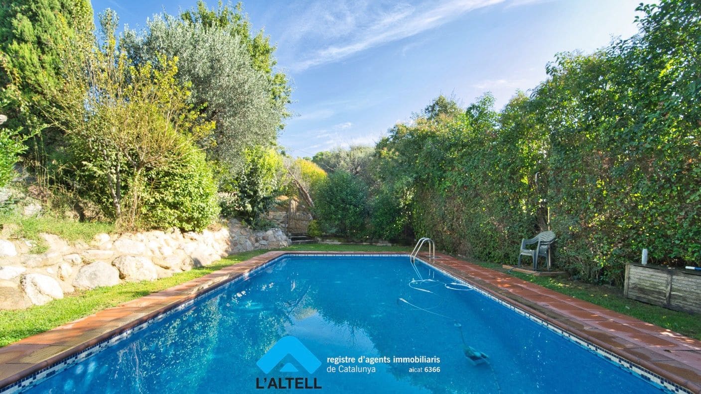 3 soveværelse Finca/Landehus til salg i L'Ametlla del Valles med swimmingpool garage - € 750.000 (Ref: 9219056)