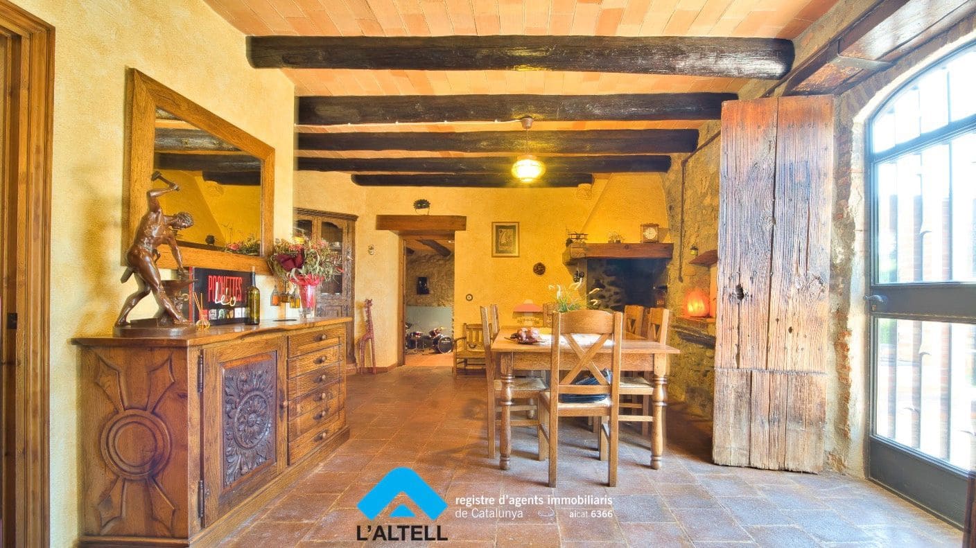 3 soveværelse Finca/Landehus til salg i L'Ametlla del Valles med swimmingpool garage - € 750.000 (Ref: 9219056)