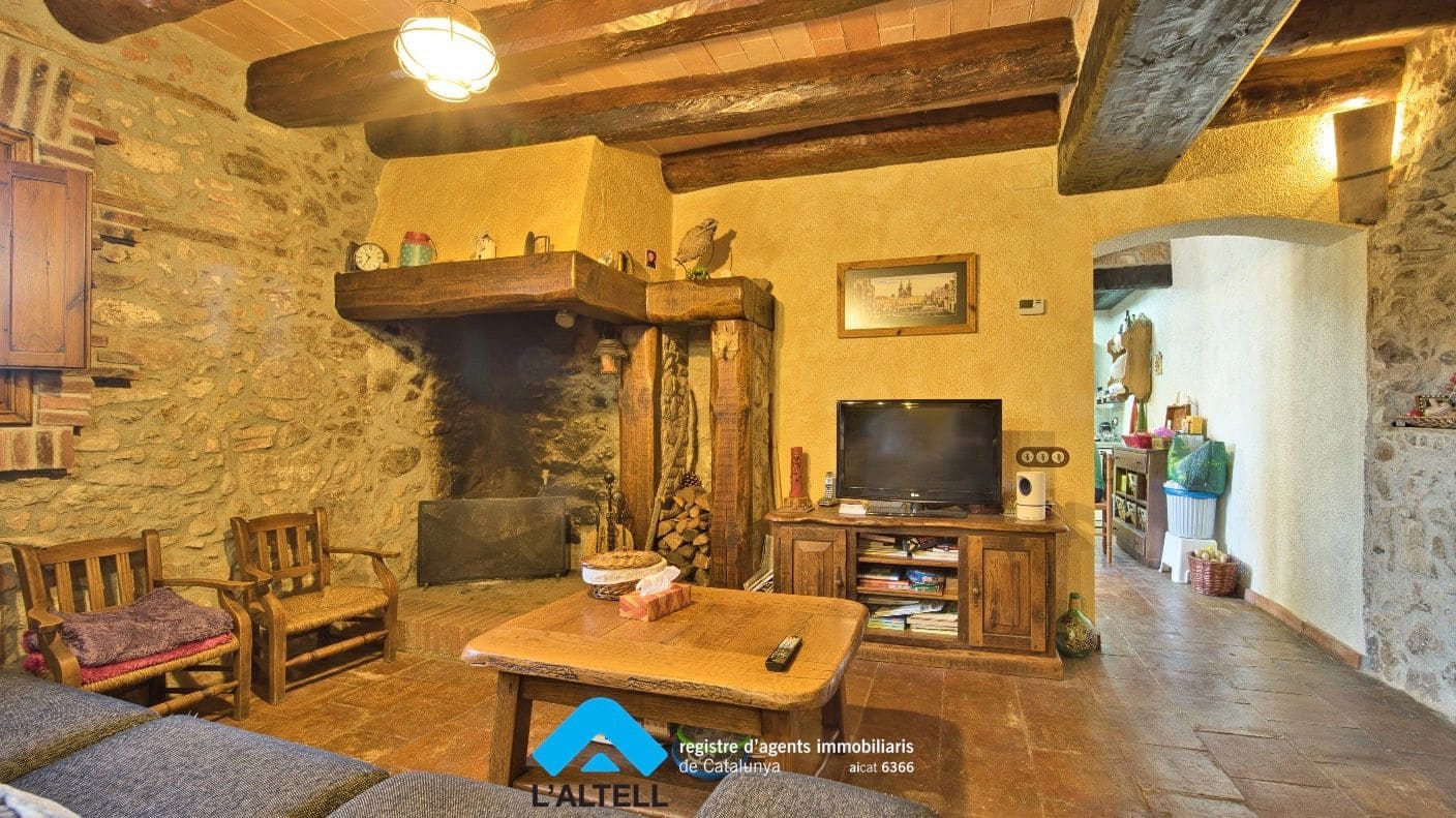 3 soveværelse Finca/Landehus til salg i L'Ametlla del Valles med swimmingpool garage - € 750.000 (Ref: 9219056)