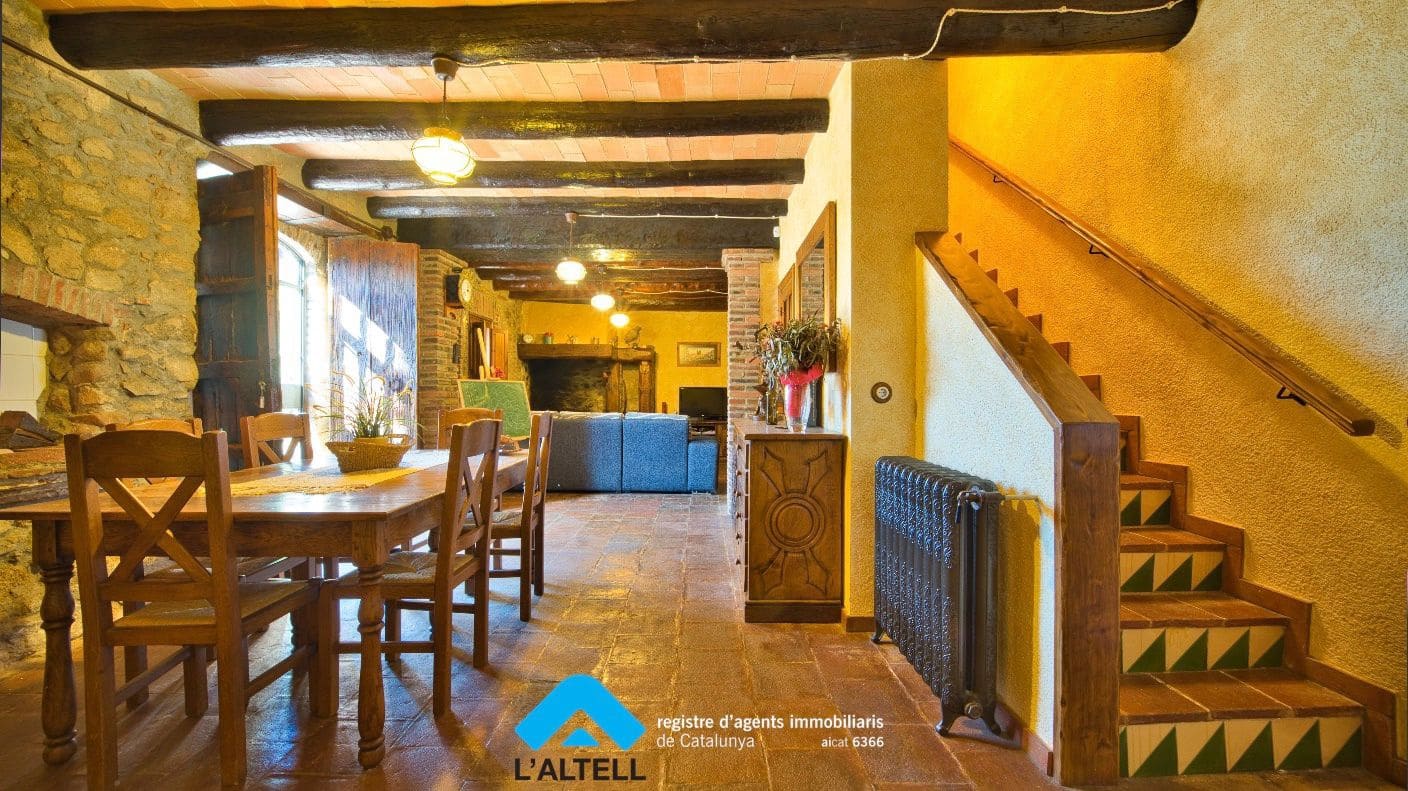 3 soveværelse Finca/Landehus til salg i L'Ametlla del Valles med swimmingpool garage - € 750.000 (Ref: 9219056)