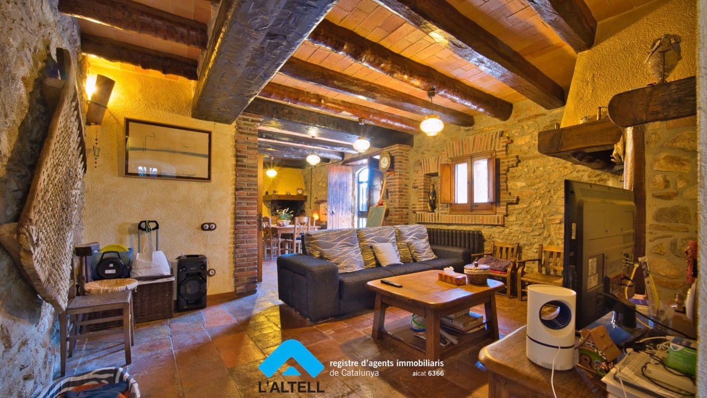 3 soveværelse Finca/Landehus til salg i L'Ametlla del Valles med swimmingpool garage - € 750.000 (Ref: 9219056)