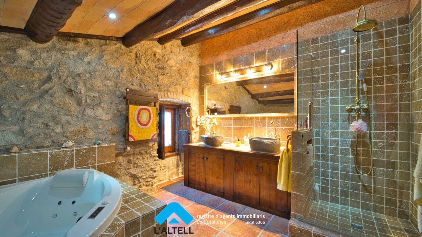 3 soveværelse Finca/Landehus til salg i L'Ametlla del Valles med swimmingpool garage - € 750.000 (Ref: 9219056)