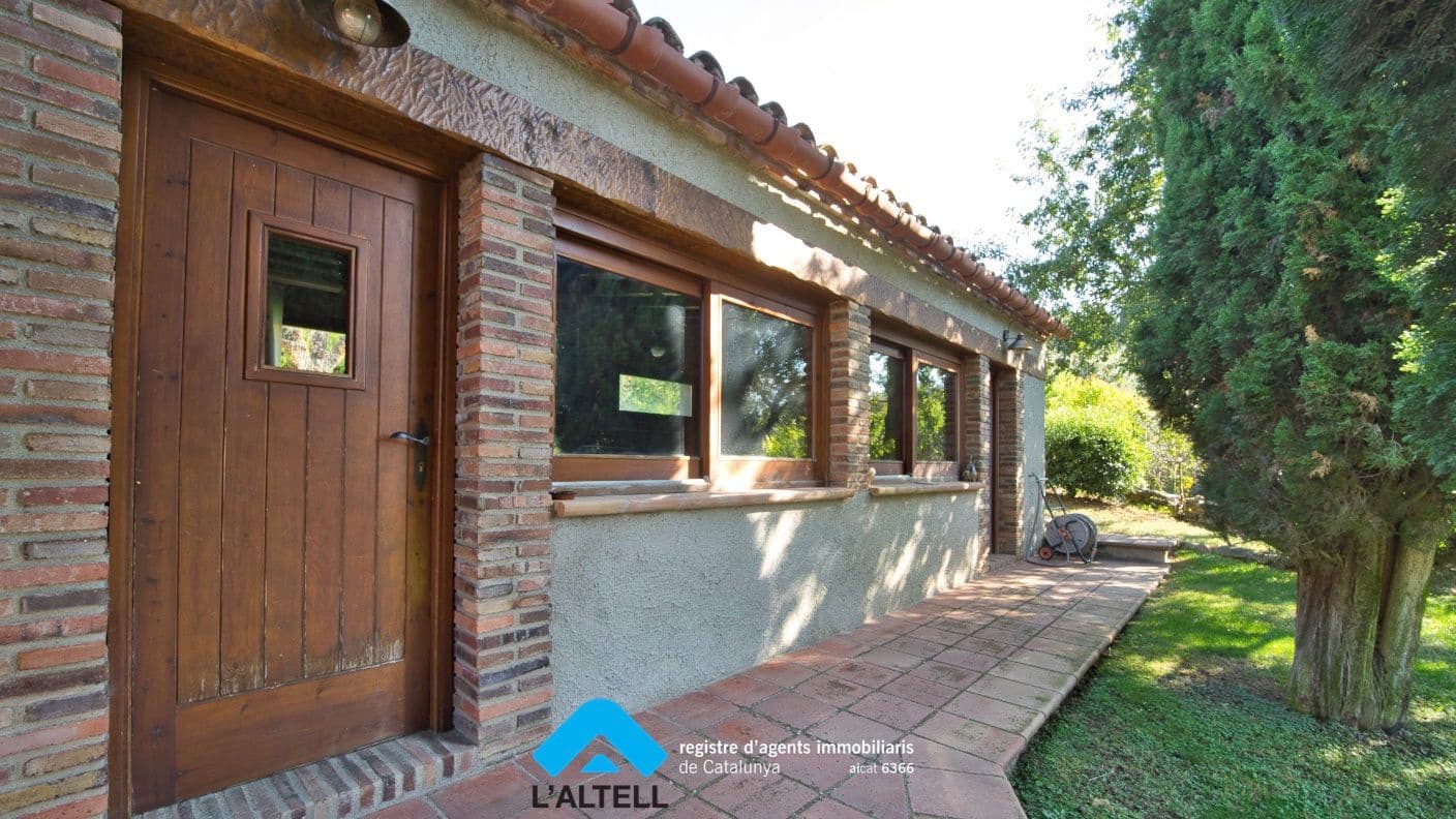 3 soveværelse Finca/Landehus til salg i L'Ametlla del Valles med swimmingpool garage - € 750.000 (Ref: 9219056)