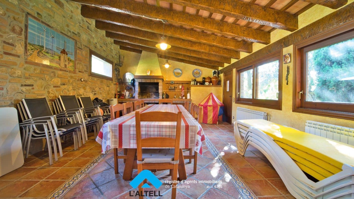 3 soveværelse Finca/Landehus til salg i L'Ametlla del Valles med swimmingpool garage - € 750.000 (Ref: 9219056)